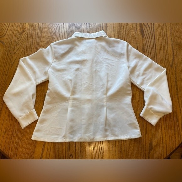Susan Bristol Vintage White Embroidered Collar Cloth Button Down Blouse - Picture 7 of 16